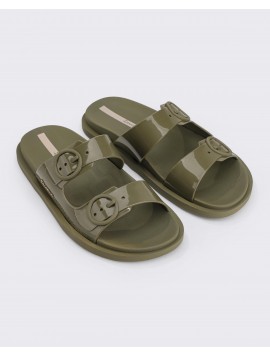 Claquettes kaki vernis à boucles Ipanema
