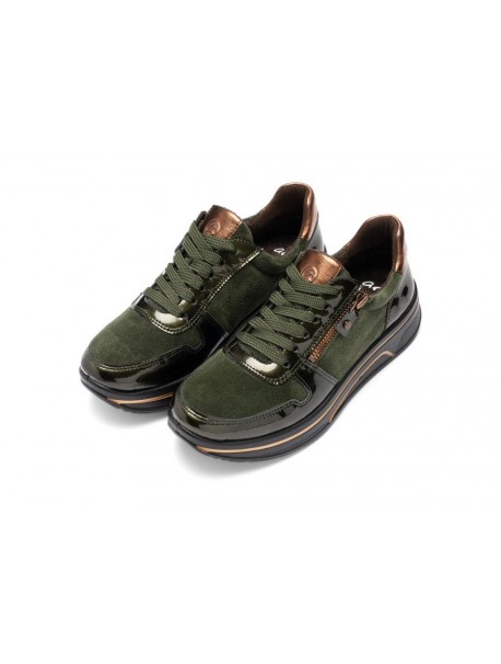 Baskets en daim vert et or ARA