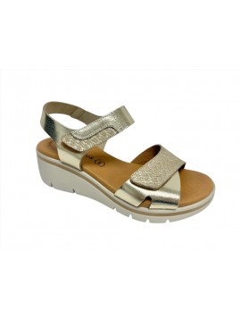 Sandales Eva Frutos femme en cuir métallisé doré avec brides velcro texturées, semelle compensée crantée (Miclaure)